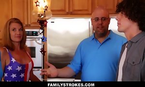 Celebrating independance day in the family - incest fantasy!